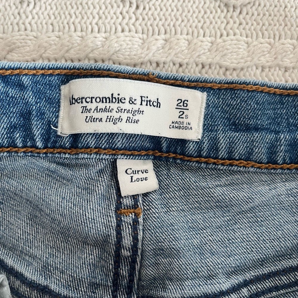 Abercrombie & Fitch Distressed Ankle Straight Hi-Rise Jeans Women’s Size 2 - Picture 9 of 16